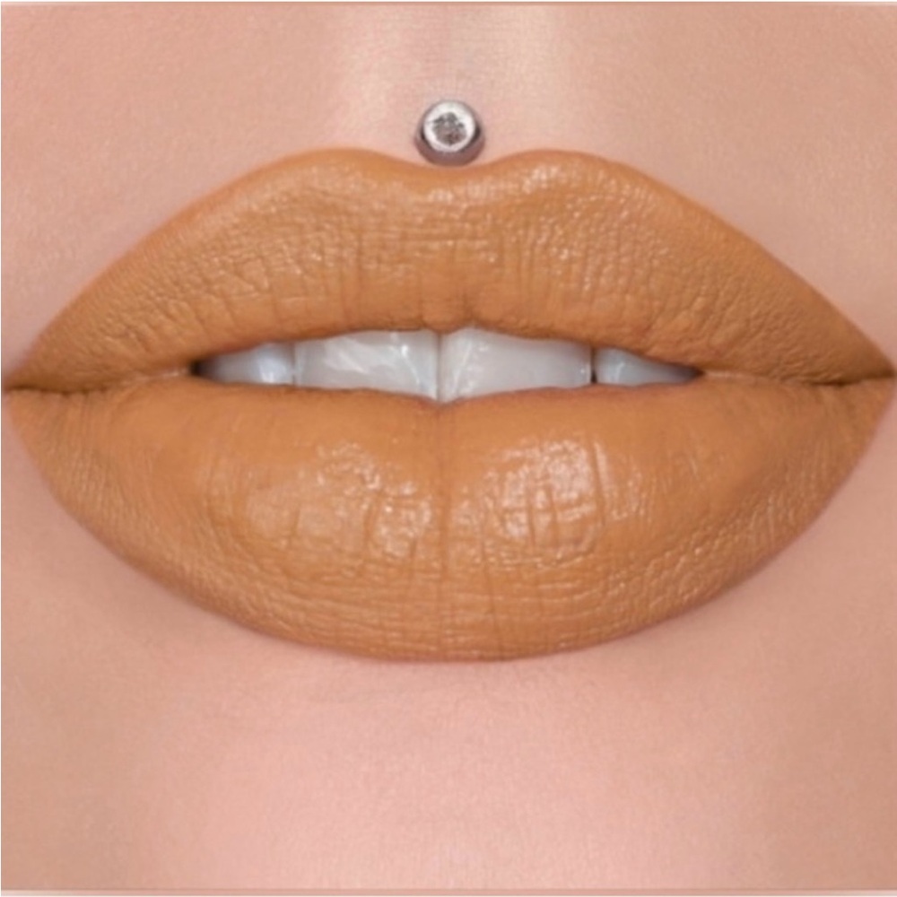 322–NEW Jeffree Star Cosmetics Velvet Trap Lipstick—GARDENING H O E—New in Box